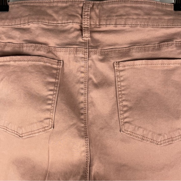 Buffalo David Button Samuella Dusty Rose Mid Rise Bermuda Shorts Size 10 / 30 - Picture 6 of 9